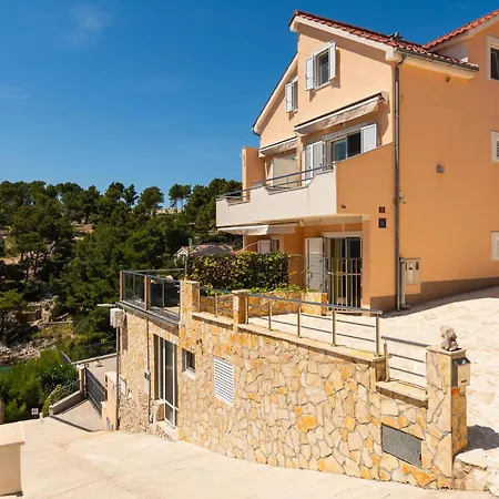 Apartment 1 Bedroom Stunning In Milna (Brac)