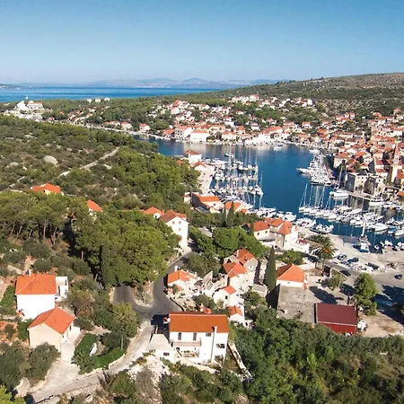 Apartment 1 Bedroom Stunning In