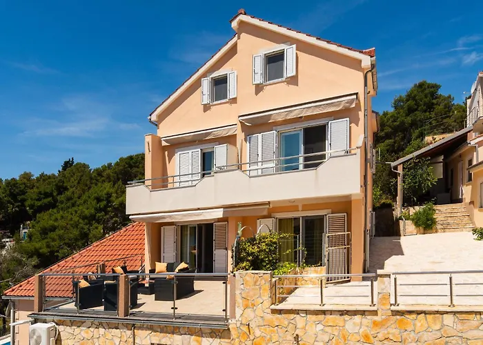 1 Bedroom Stunning In