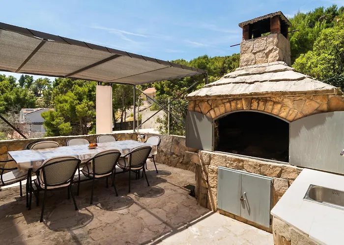 1 Bedroom Stunning In *